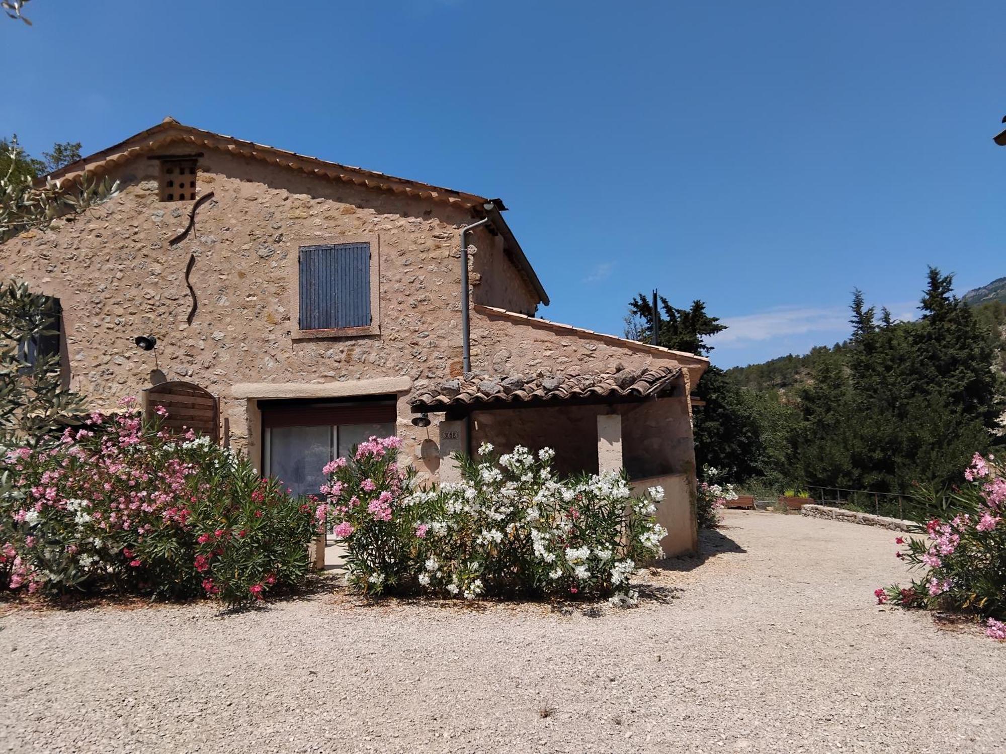 10 Mn Buis Les Baronnies Villa Plaisians Exteriör bild